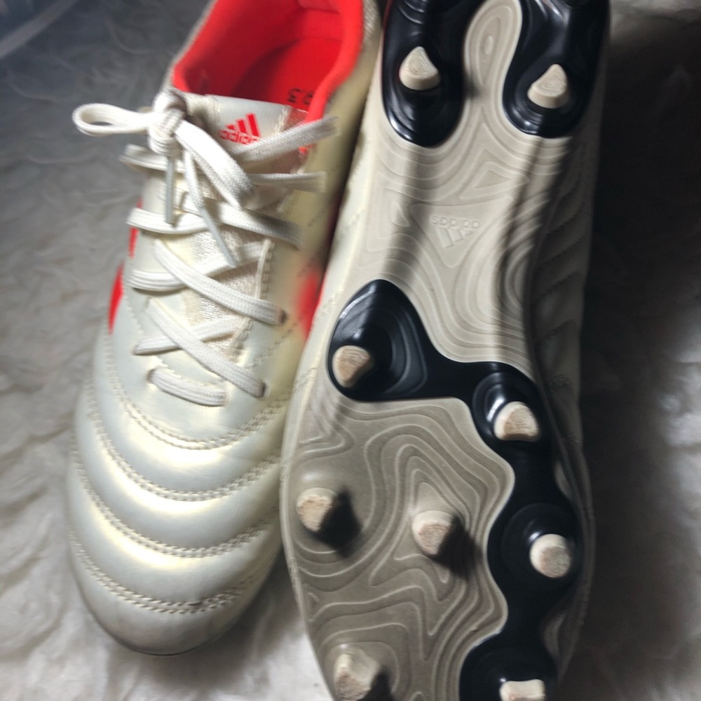 White and orange soccer shoes! :) size 5! - Picture 2 of 4
